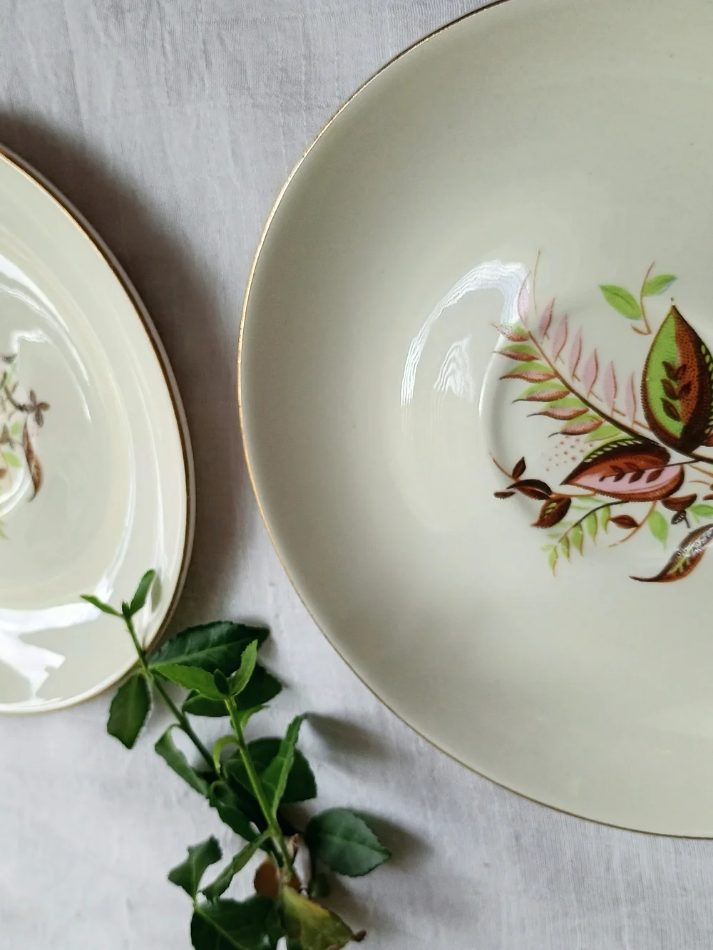 ✨ MID-CENTURY DECOR ✨ x 2 Cream Saucers w Atomic MCM Design, Eclectic Home